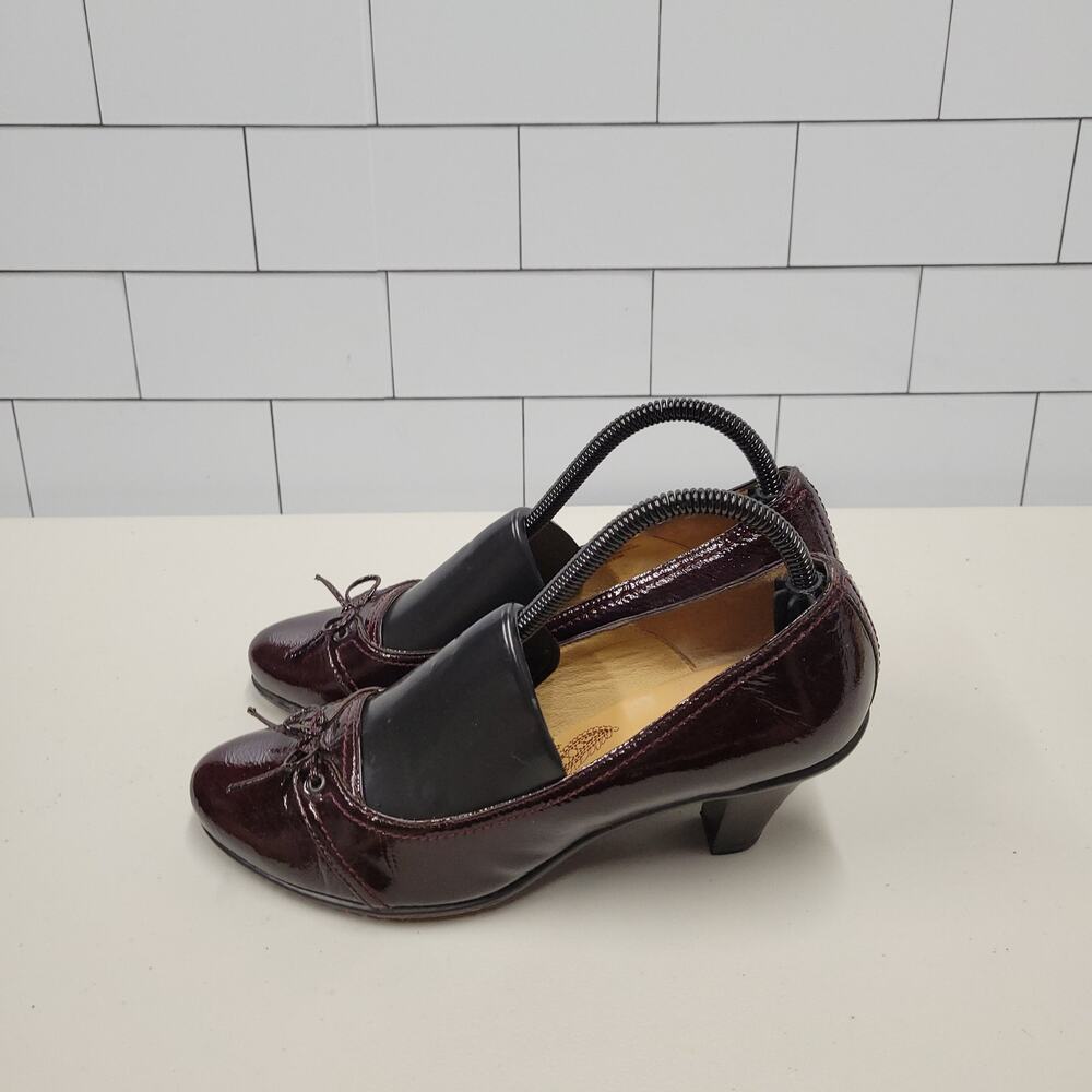Sofft Women’s 8.5 M Burgundy Patent Leather Bow Pumps Heels Comfort Shoes